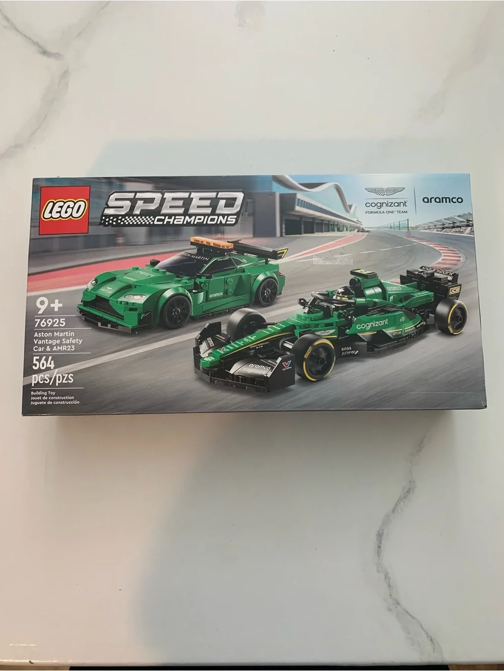 LEGO Speed Champions Green Aston Martin Vantage Safety Car & AMR23 Race Car